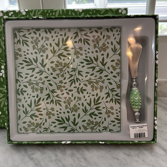 Two's Company Countryside 2 Pc Cheese Serving Set In Gift Box - Picture 2 of 7